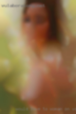 Would love to woman on vacation meet someone fun.